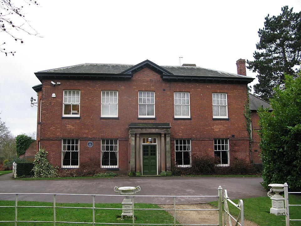 960px-Bantock_House By Brianboru100 - Own work, CC BY-SA 4.0, https://commons.wikimedia.org/w/index.php?curid=37310891